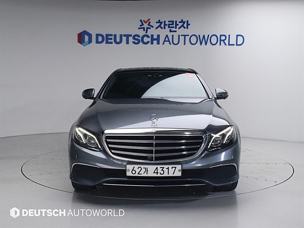 벤츠 E 클래스 E-클래스 W213 E300 4MATIC 익스클루시브 이미지 3