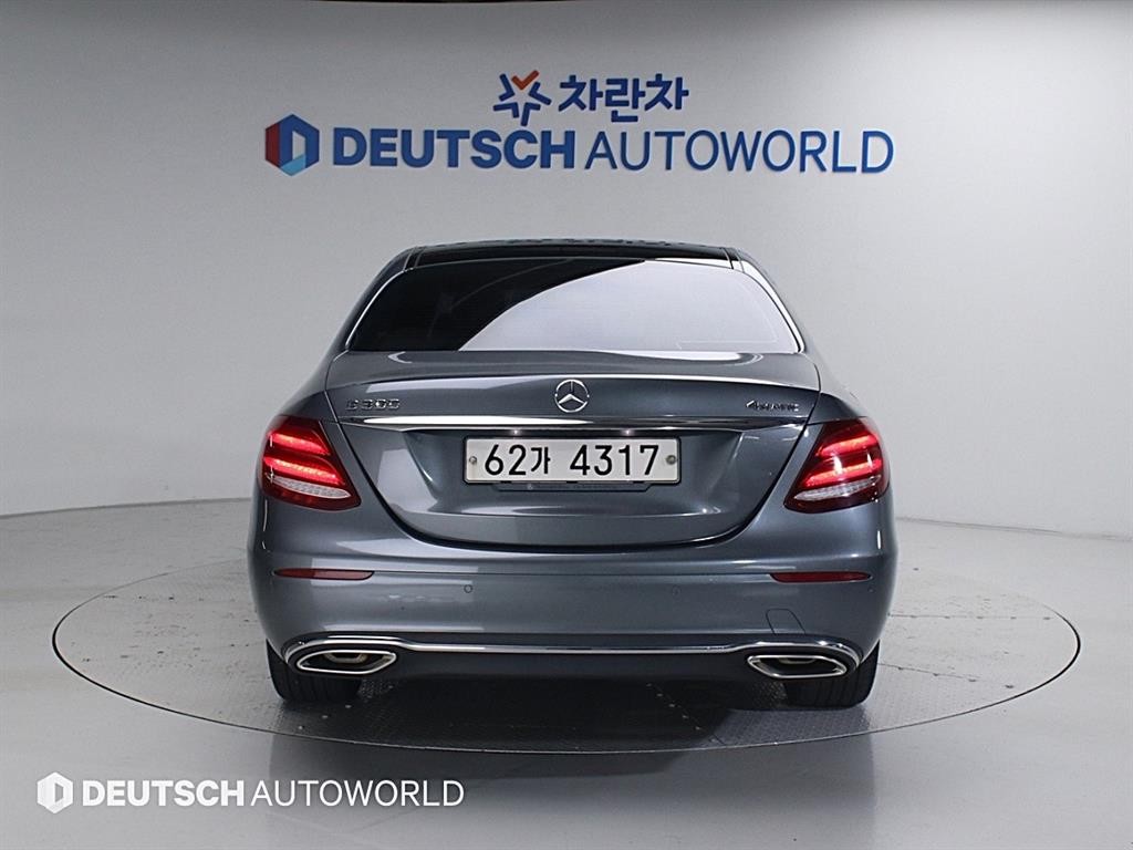 벤츠 E 클래스 E-클래스 W213 E300 4MATIC 익스클루시브 이미지 4