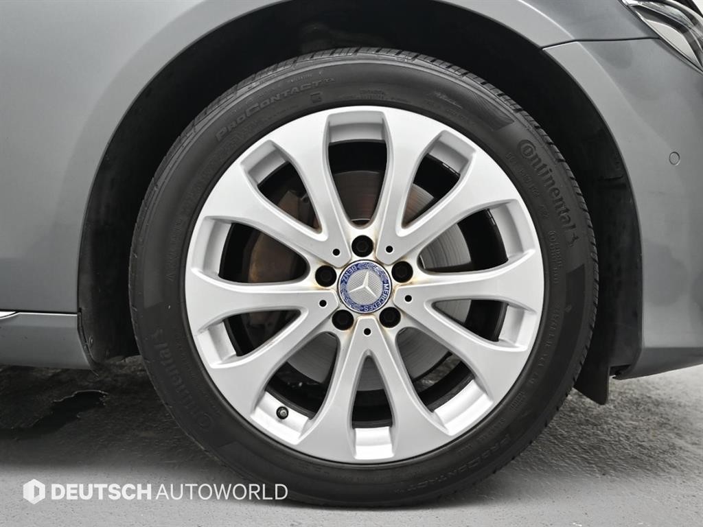 벤츠 E 클래스 E-클래스 W213 E300 4MATIC 익스클루시브 이미지 5