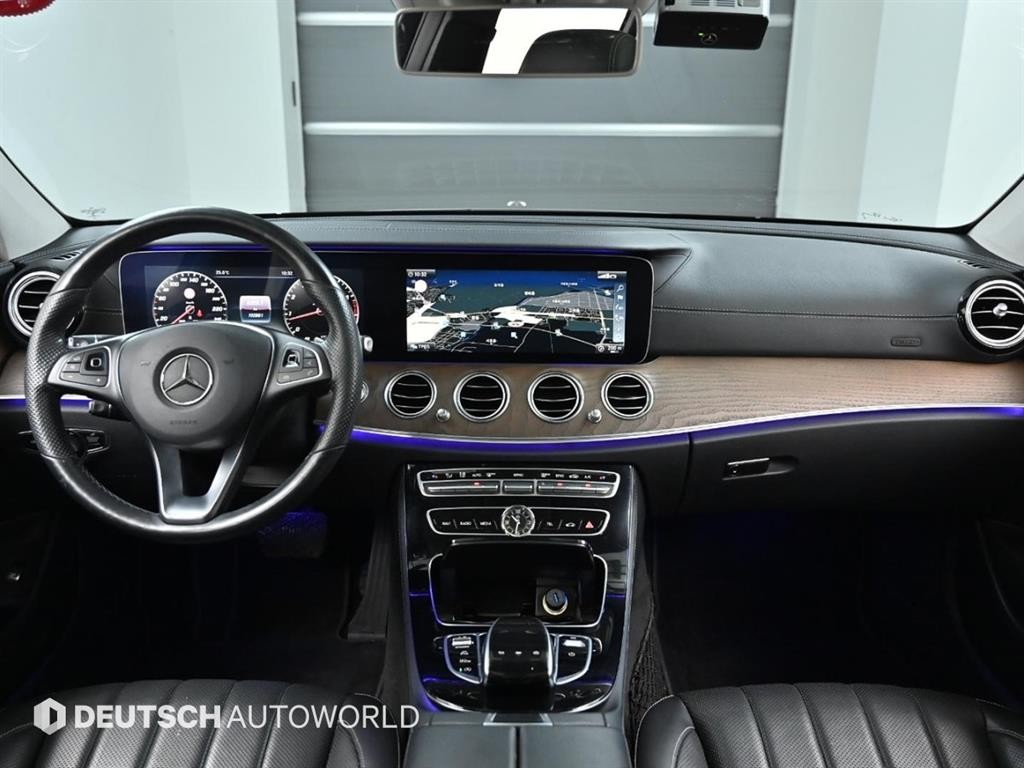 벤츠 E 클래스 E-클래스 W213 E300 4MATIC 익스클루시브 이미지 7