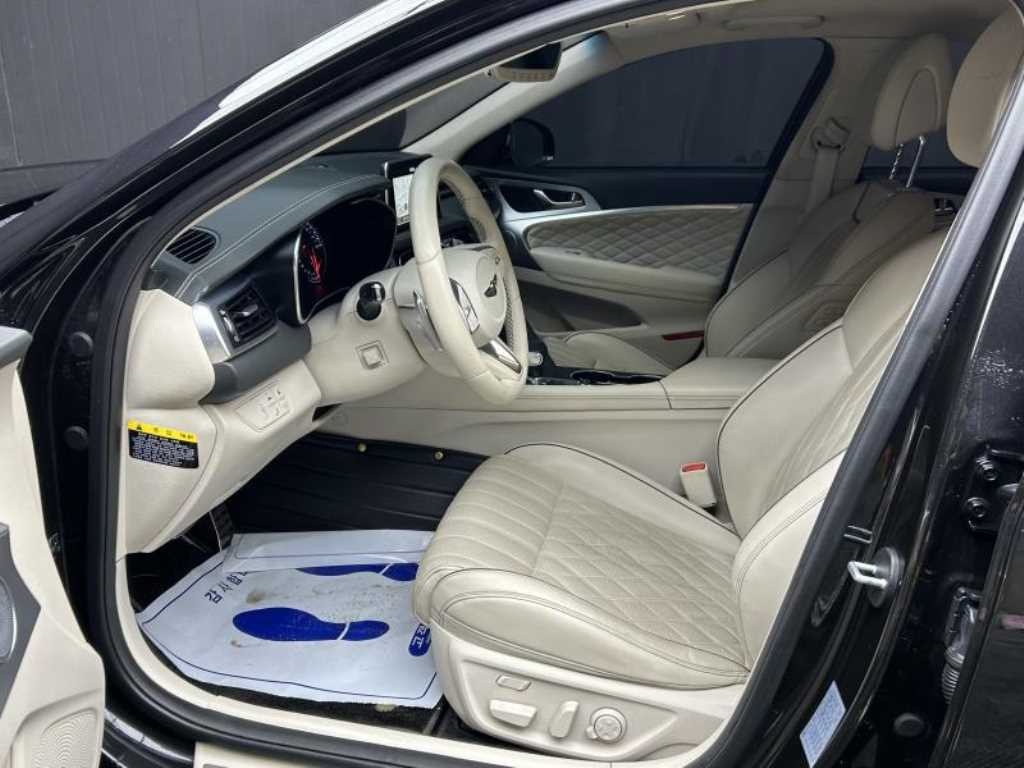 제네시스 G70 2.0T AWD 스포츠 패키지 이미지 5