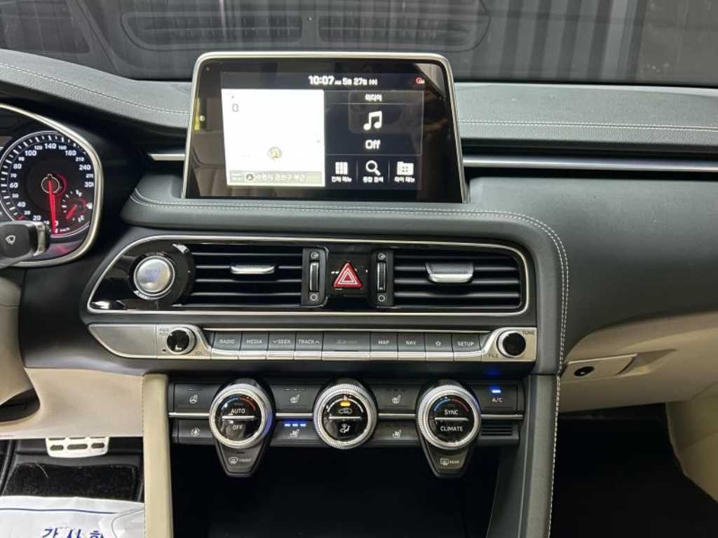 제네시스 G70 2.0T AWD 스포츠 패키지 이미지 9