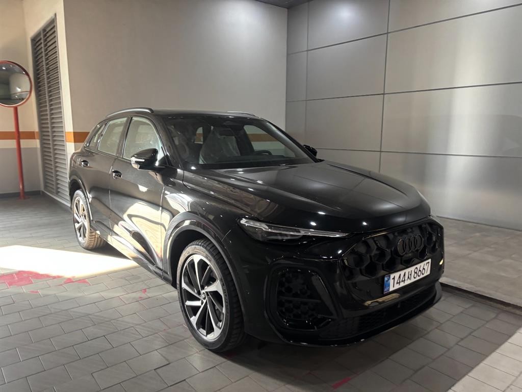 아우디 Q5 Q5 (80A) 40 TDI 콰트로 S-라인 블랙 에디션 이미지 2