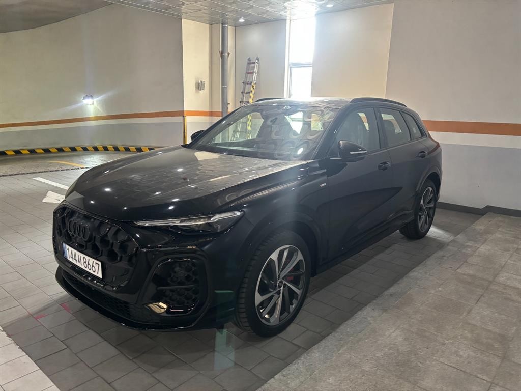 아우디 Q5 Q5 (80A) 40 TDI 콰트로 S-라인 블랙 에디션 이미지 3