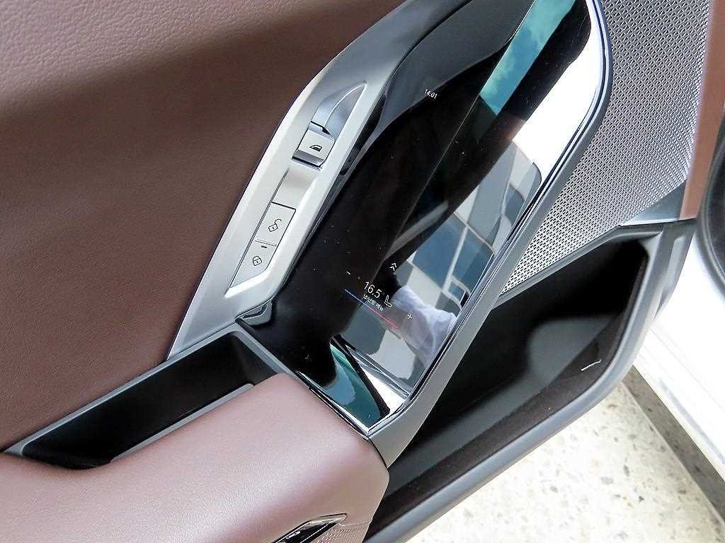 BMW 7시리즈 7시리즈 (G70) 740i sDrive M 스포츠 이미지 14