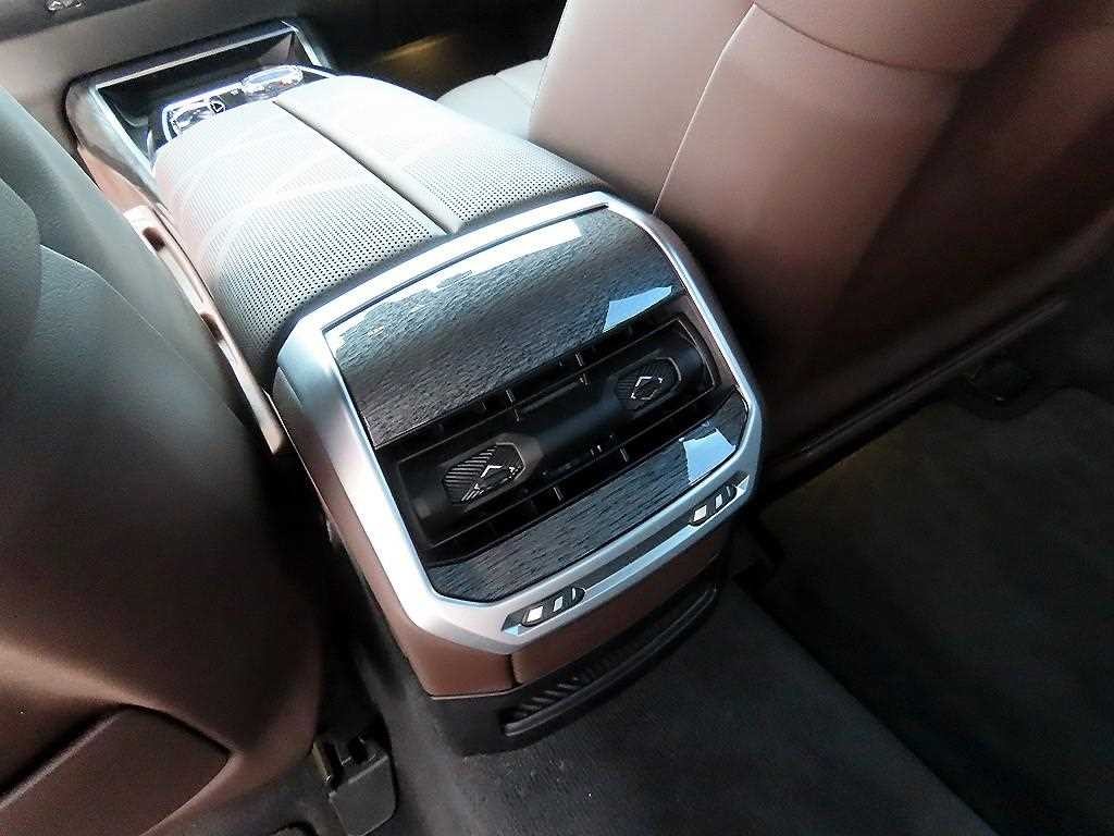 BMW 7시리즈 7시리즈 (G70) 740i sDrive M 스포츠 이미지 15