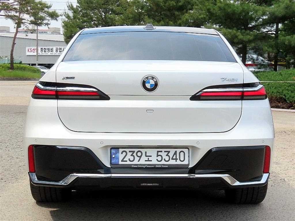 BMW 7시리즈 7시리즈 (G70) 740i sDrive M 스포츠 이미지 4