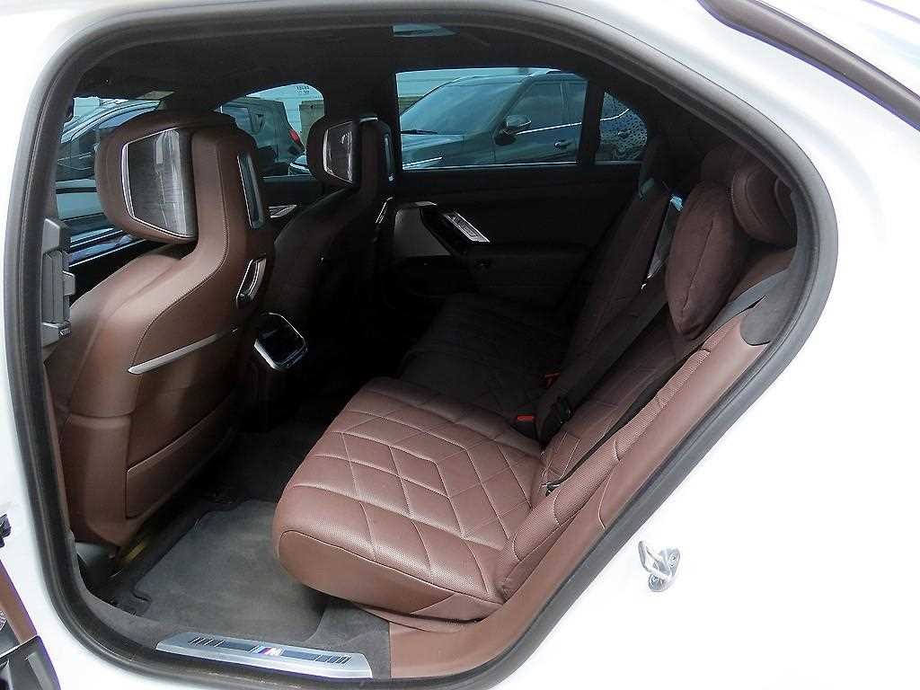 BMW 7시리즈 7시리즈 (G70) 740i sDrive M 스포츠 이미지 6