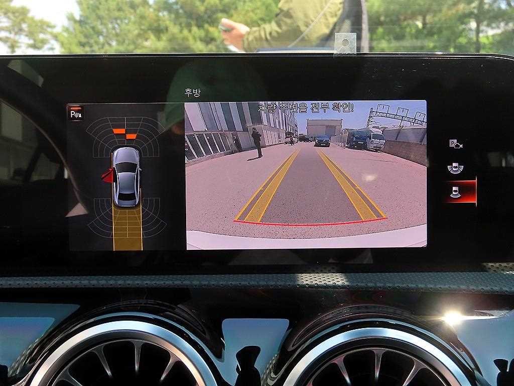 벤츠 A 클래스 A클래스 W177 A220 세단 이미지 16