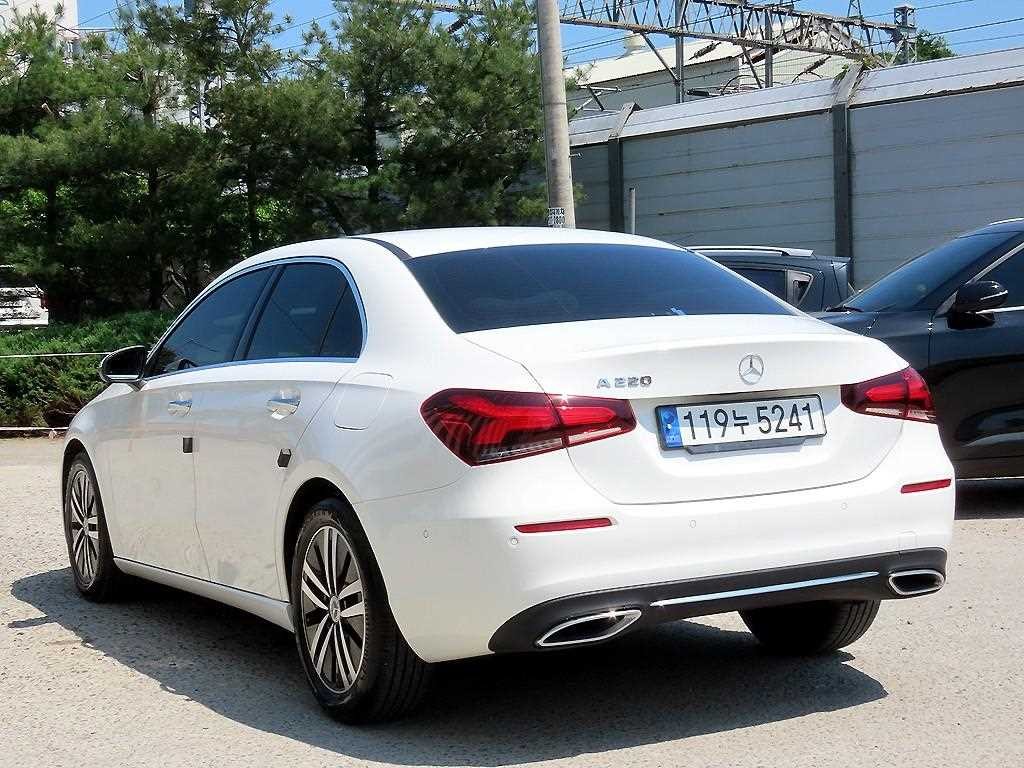 벤츠 A 클래스 A클래스 W177 A220 세단 이미지 3