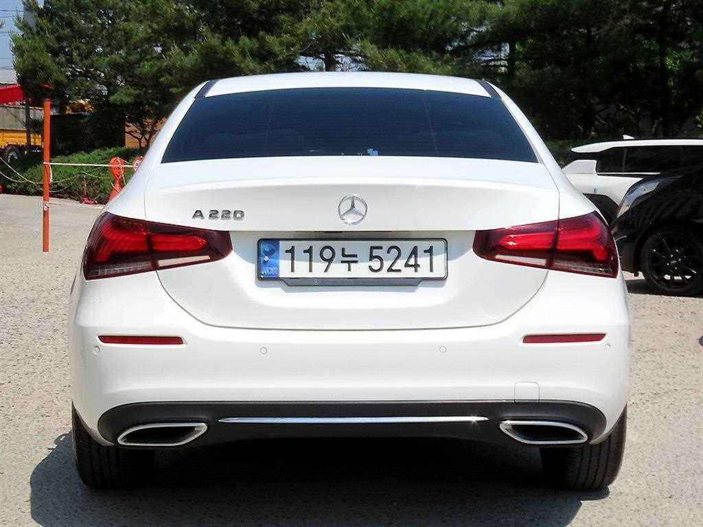 벤츠 A 클래스 A클래스 W177 A220 세단 이미지 4