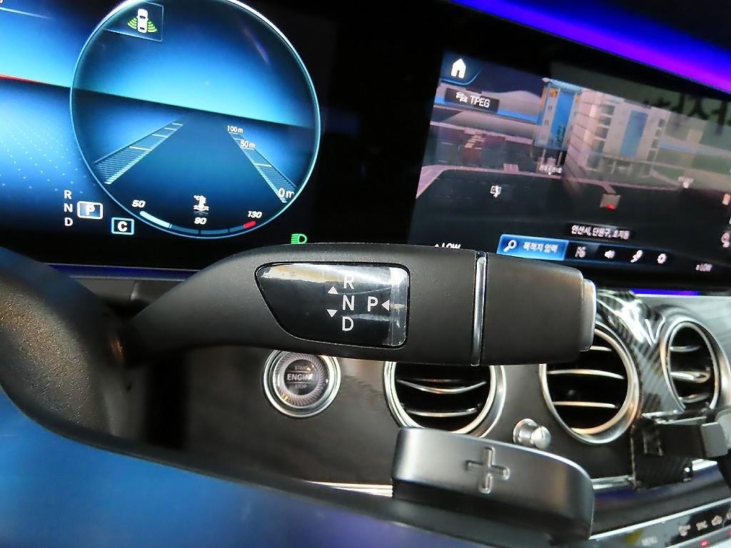 벤츠 E 클래스 E-클래스 W213 E220d 4MATIC AMG라인 이미지 10