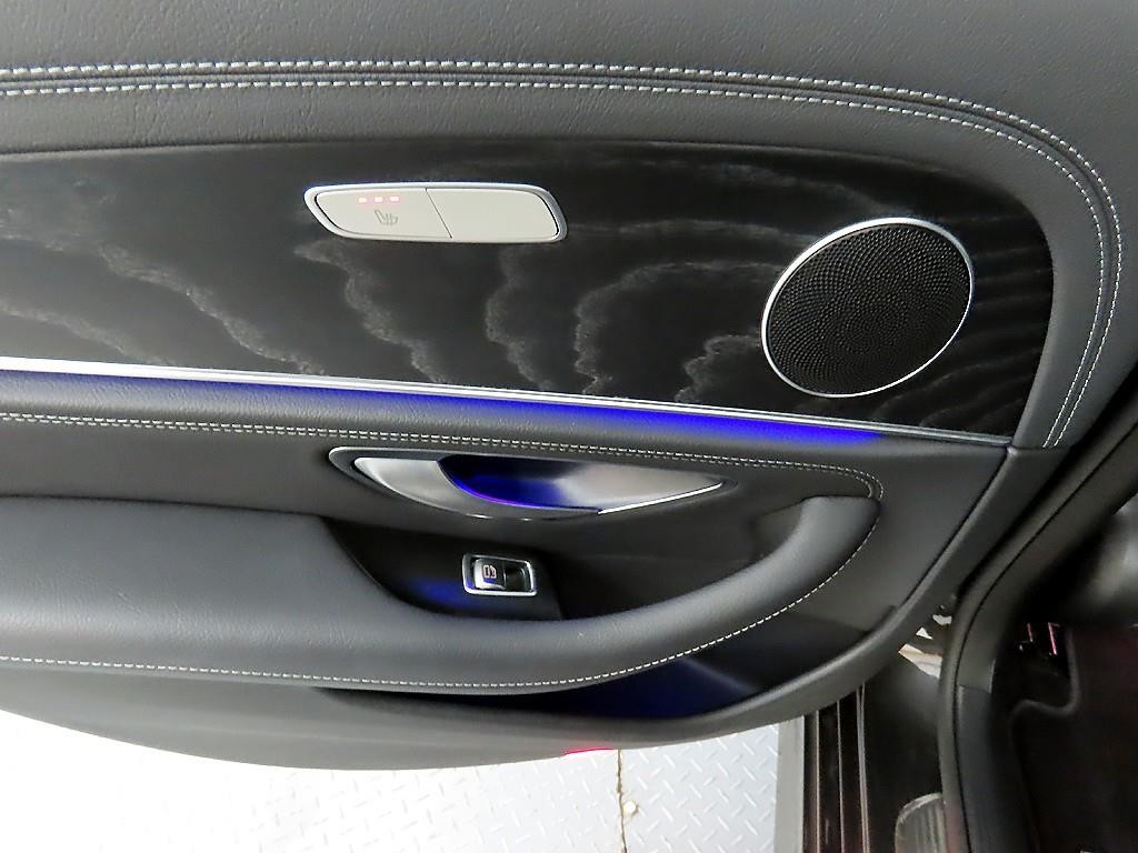 벤츠 E 클래스 E-클래스 W213 E220d 4MATIC AMG라인 이미지 12