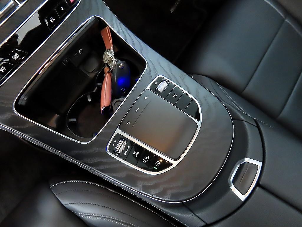 벤츠 E 클래스 E-클래스 W213 E220d 4MATIC AMG라인 이미지 13