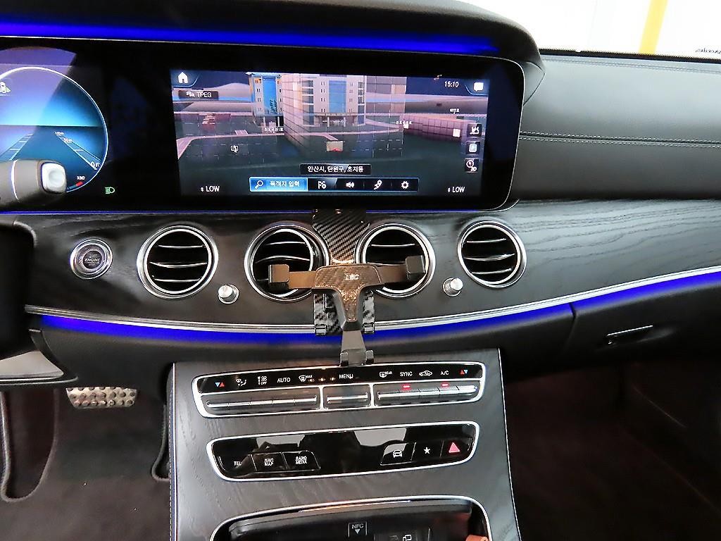 벤츠 E 클래스 E-클래스 W213 E220d 4MATIC AMG라인 이미지 14