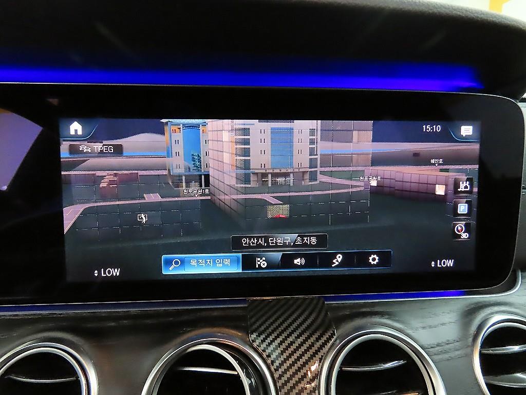 벤츠 E 클래스 E-클래스 W213 E220d 4MATIC AMG라인 이미지 15