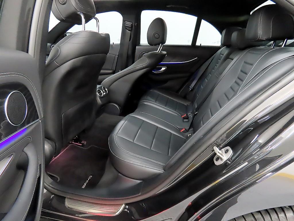 벤츠 E 클래스 E-클래스 W213 E220d 4MATIC AMG라인 이미지 6