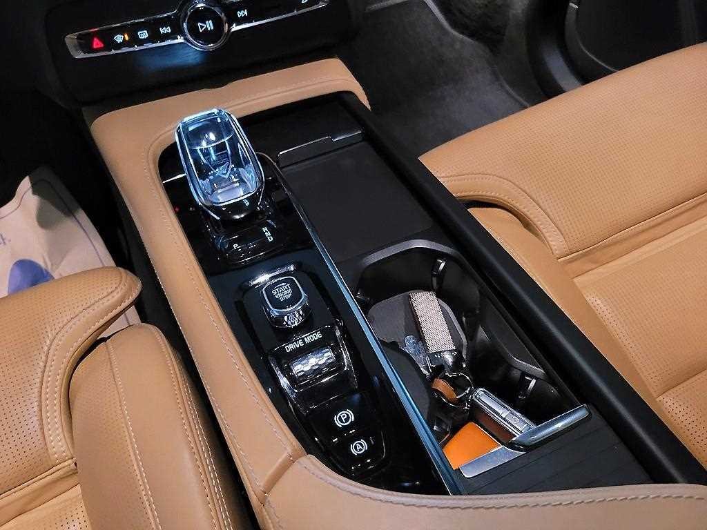 볼보 XC90 XC90 2세대 2.0 B6 AWD 인스크립션 이미지 12