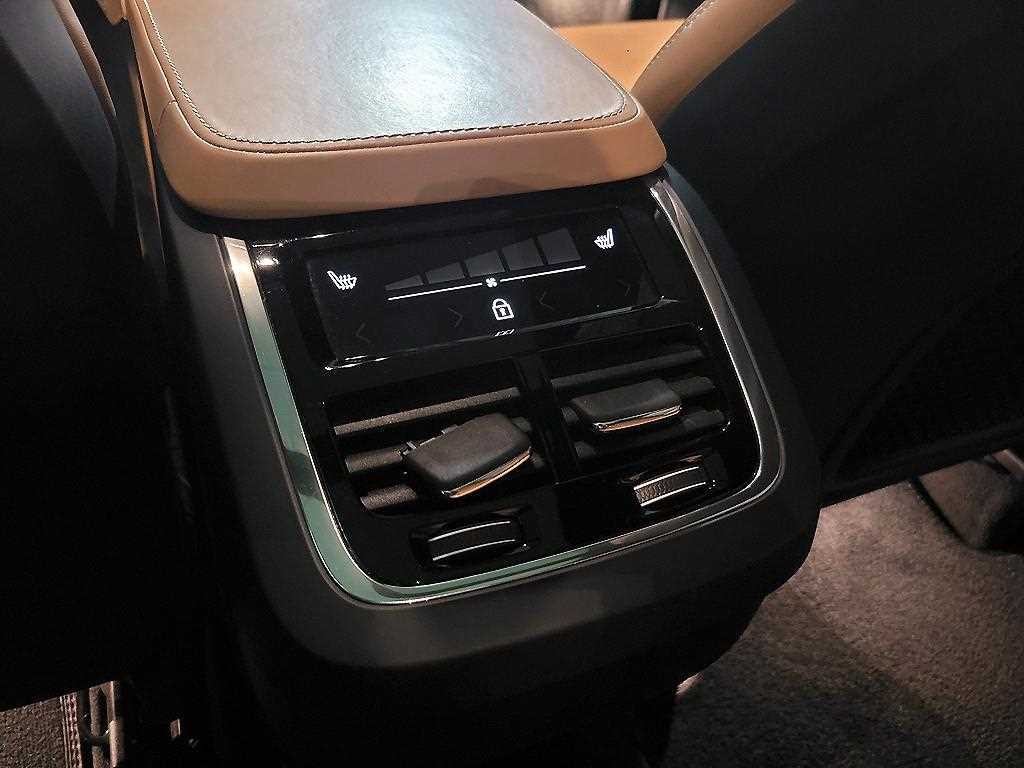 볼보 XC90 XC90 2세대 2.0 B6 AWD 인스크립션 이미지 16
