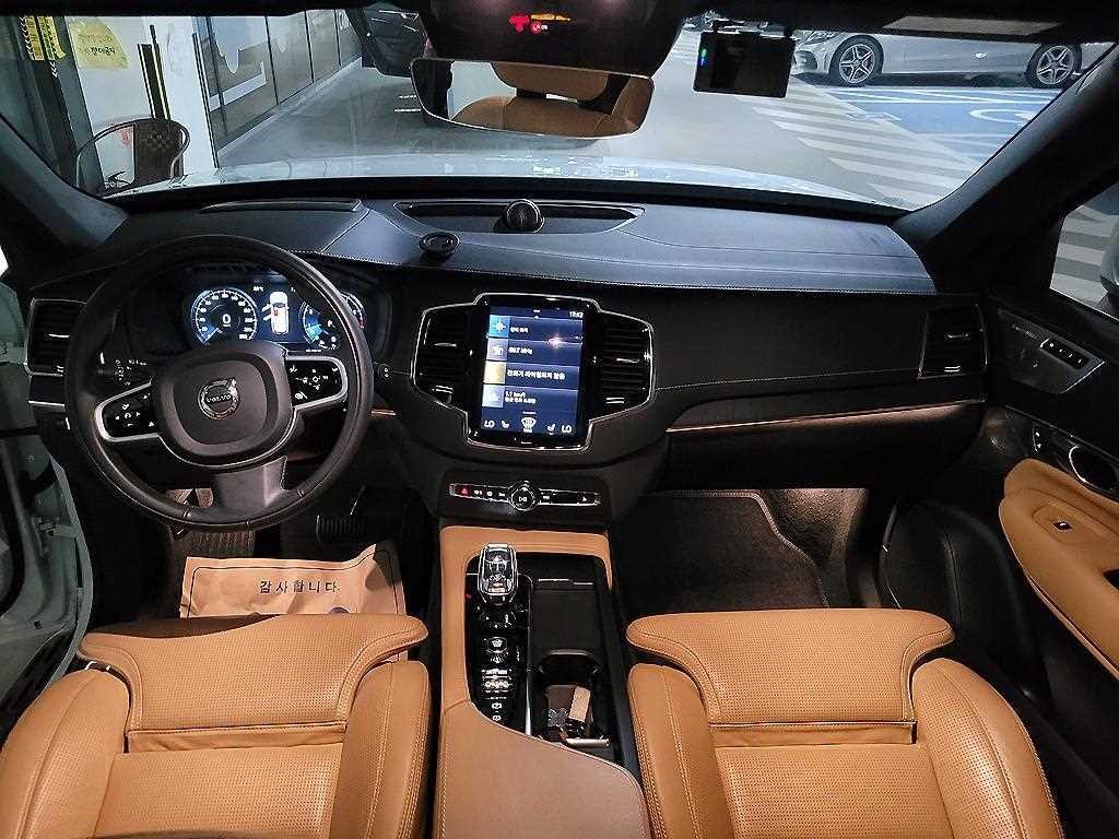 볼보 XC90 XC90 2세대 2.0 B6 AWD 인스크립션 이미지 6