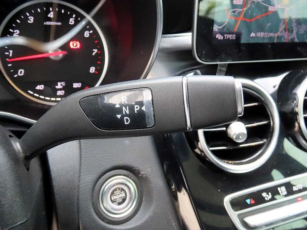 벤츠 C 클래스 C클래스 W205 C200 아방가르드 이미지 10