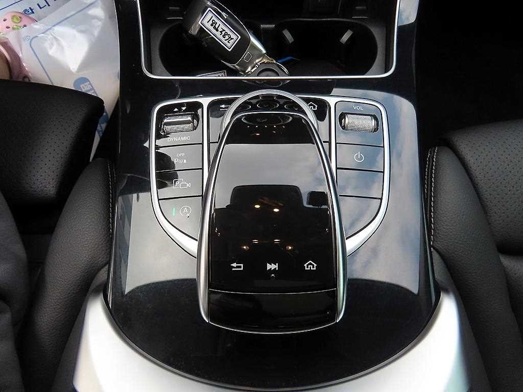 벤츠 C 클래스 C클래스 W205 C200 아방가르드 이미지 13