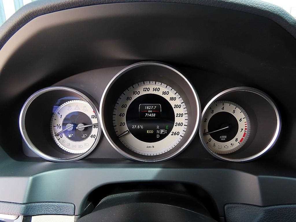 벤츠 E 클래스 E-클래스 W212 E200 카브리올레 이미지 14