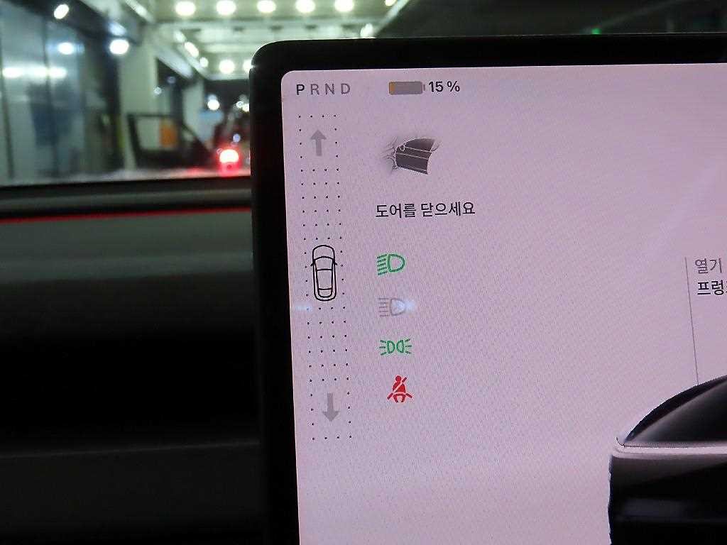 테슬라 모델 Y 런치 시리즈 이미지 12