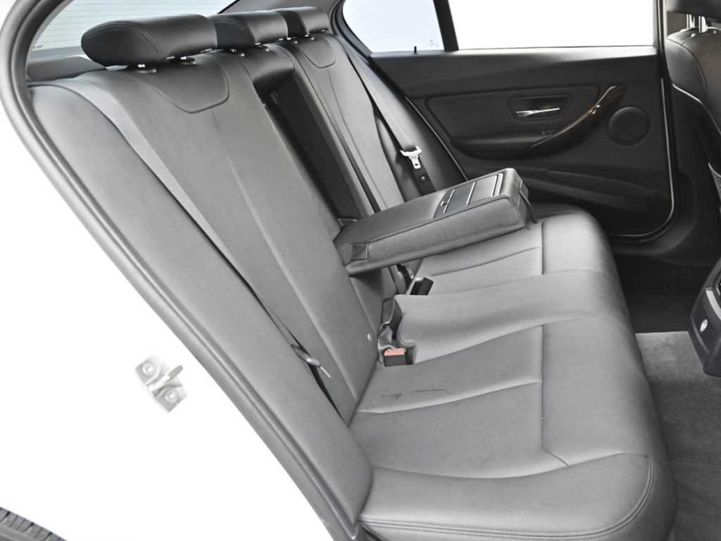 BMW 3시리즈 3시리즈 (F30) 320d 이미지 12