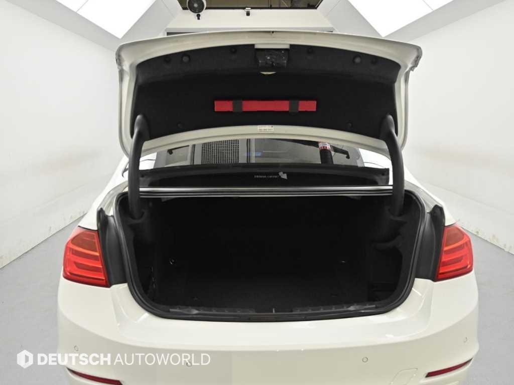 BMW 3시리즈 3시리즈 (F30) 320d 이미지 19