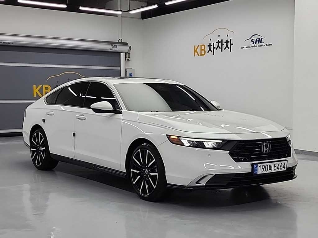 혼다 어코드 어코드(10세대) 2.0 하이브리드 투어링 이미지 4