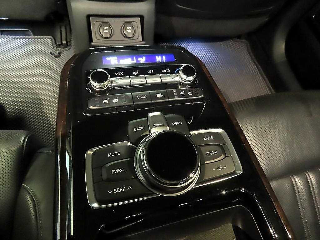 제네시스 EQ900 3.8 GDI AWD 프리미엄 럭셔리 이미지 16