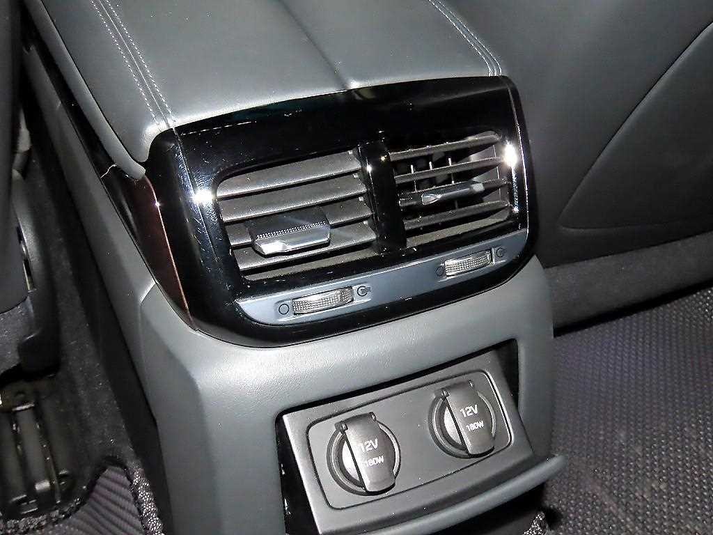 제네시스 EQ900 3.8 GDI AWD 프리미엄 럭셔리 이미지 17