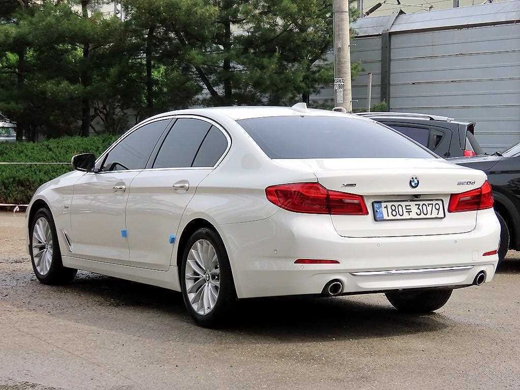 BMW 5시리즈 5시리즈 (G30) 520d xDrive 럭셔리 플러스 이미지 3