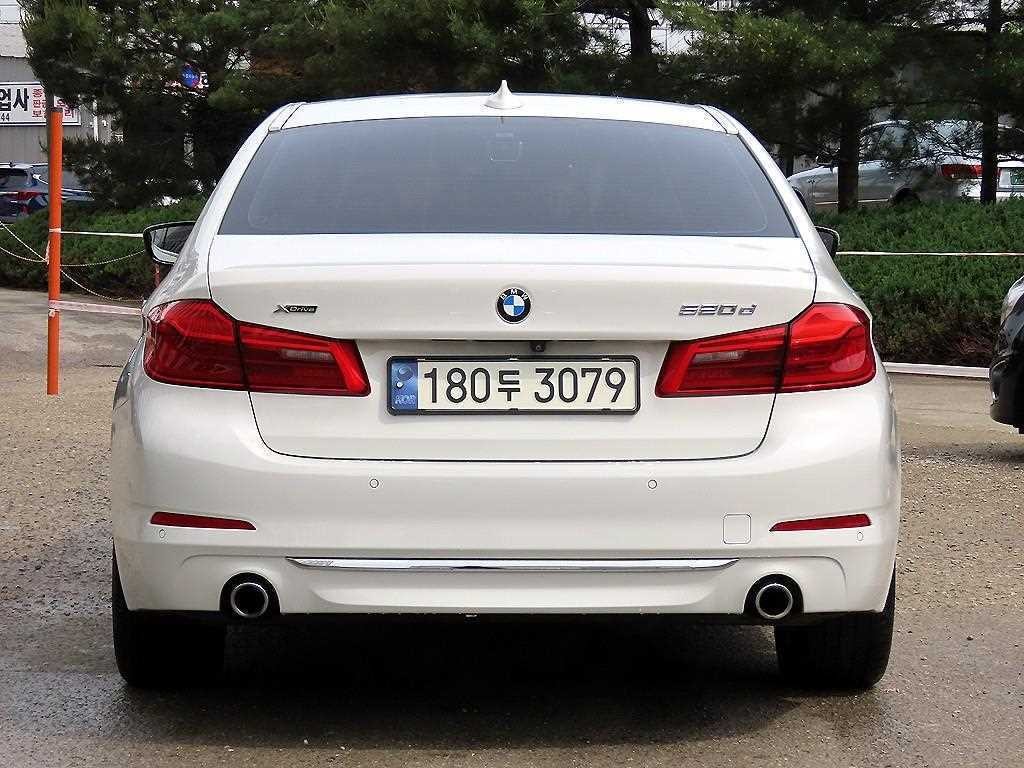 BMW 5시리즈 5시리즈 (G30) 520d xDrive 럭셔리 플러스 이미지 4