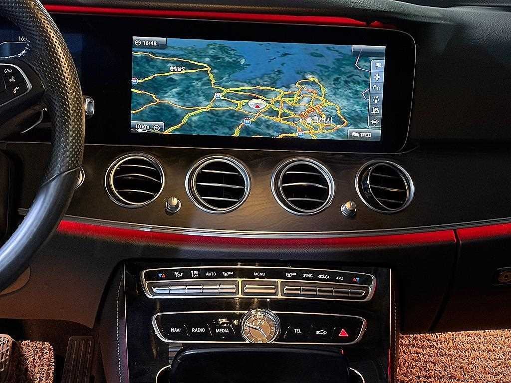 벤츠 E 클래스 E-클래스 W213 E300 아방가르드 이미지 11