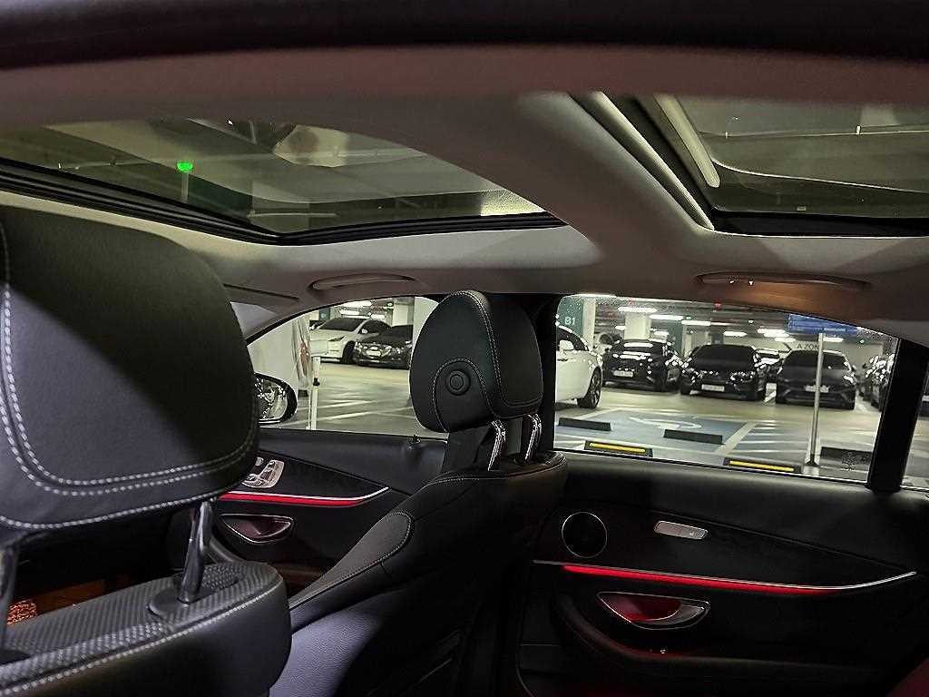 벤츠 E 클래스 E-클래스 W213 E300 아방가르드 이미지 15