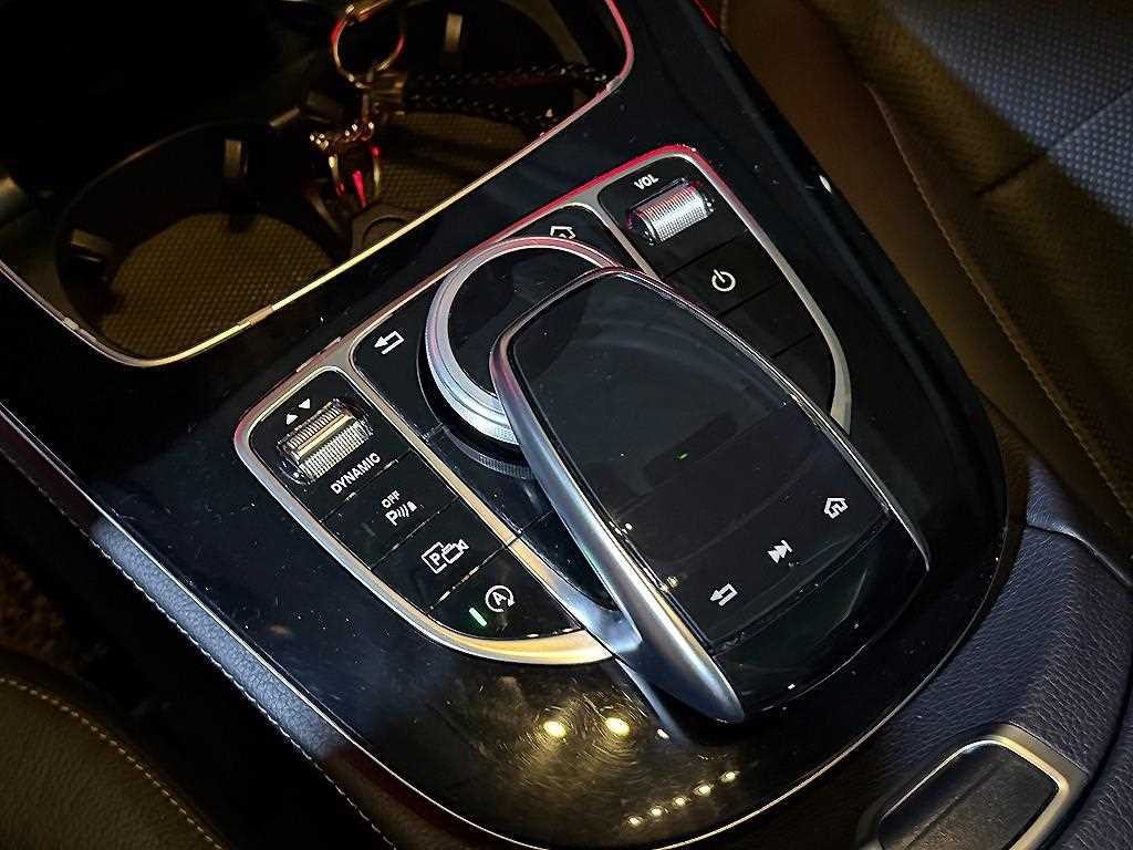 벤츠 E 클래스 E-클래스 W213 E300 아방가르드 이미지 17