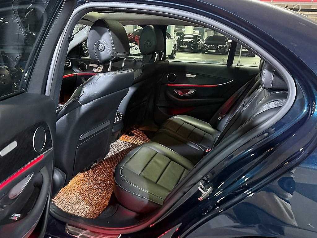 벤츠 E 클래스 E-클래스 W213 E300 아방가르드 이미지 8