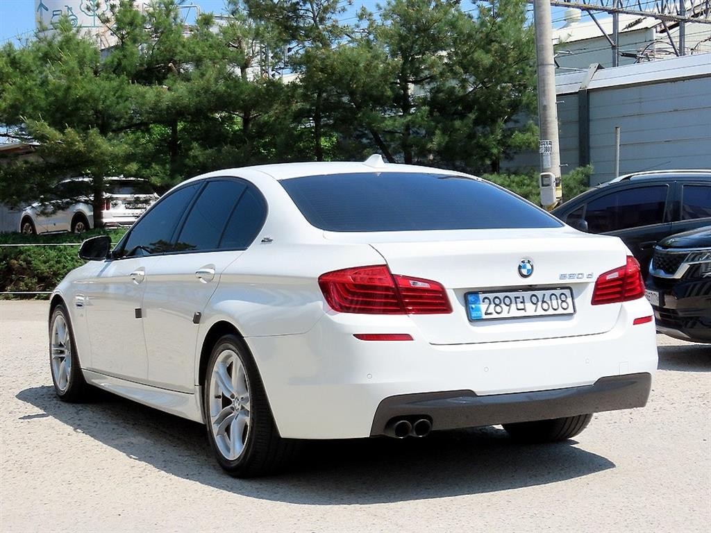 BMW 5시리즈 5시리즈 (F10) 520d M 에어로다이나믹 프로 이미지 3