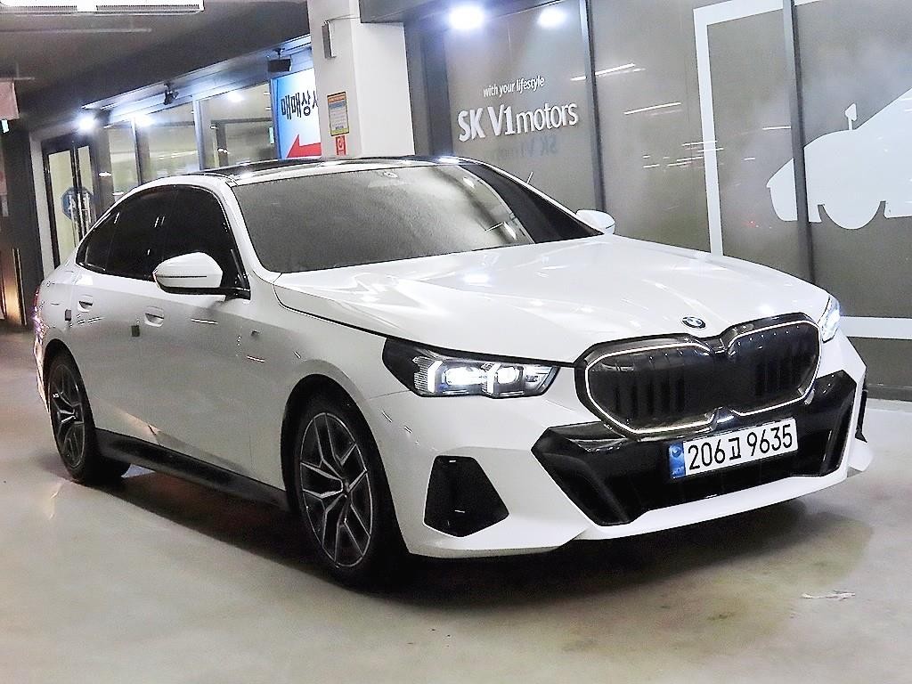 BMW 5시리즈 5시리즈 (G60) 520i M 스포츠 이미지 1