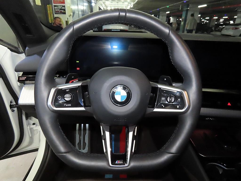 BMW 5시리즈 5시리즈 (G60) 520i M 스포츠 이미지 8