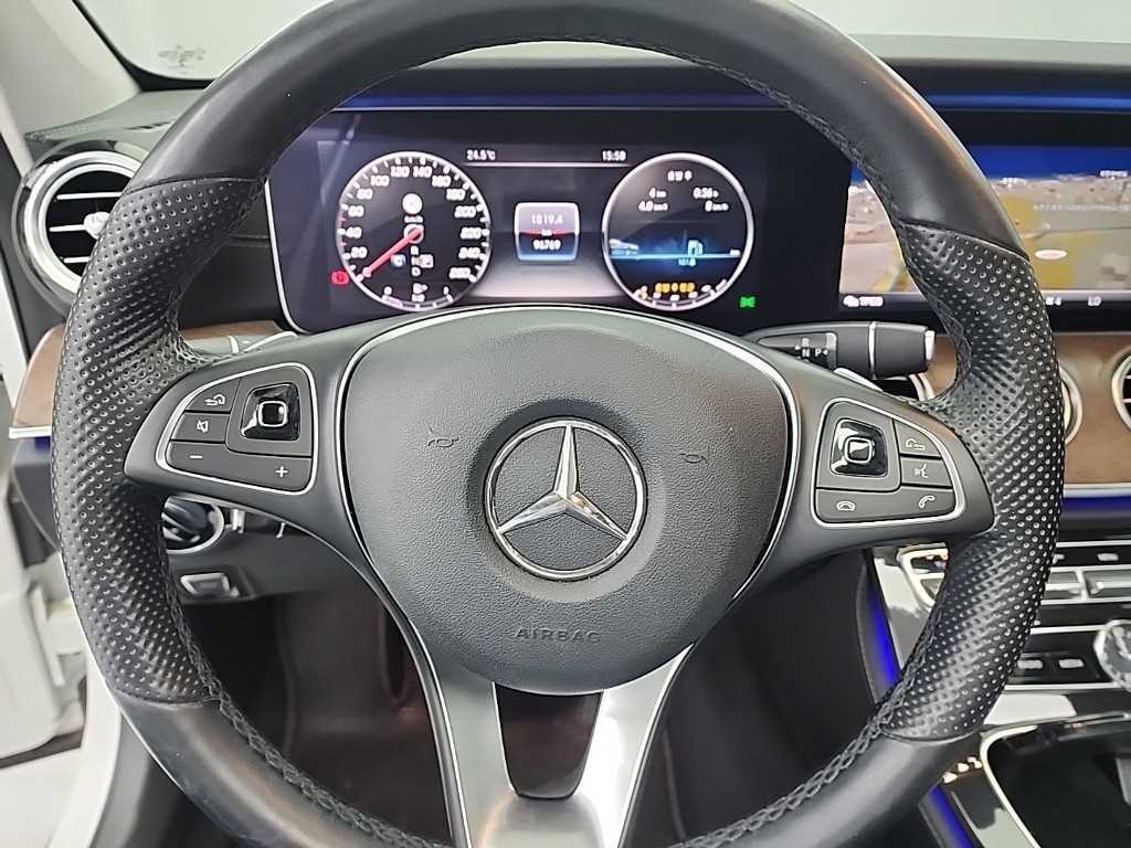 벤츠 E 클래스 E-클래스 W213 E300 4MATIC 익스클루시브 이미지 10