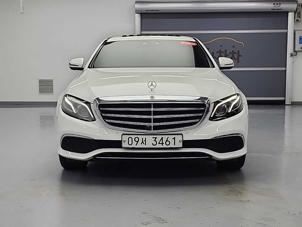 벤츠 E 클래스 E-클래스 W213 E300 4MATIC 익스클루시브 이미지 3