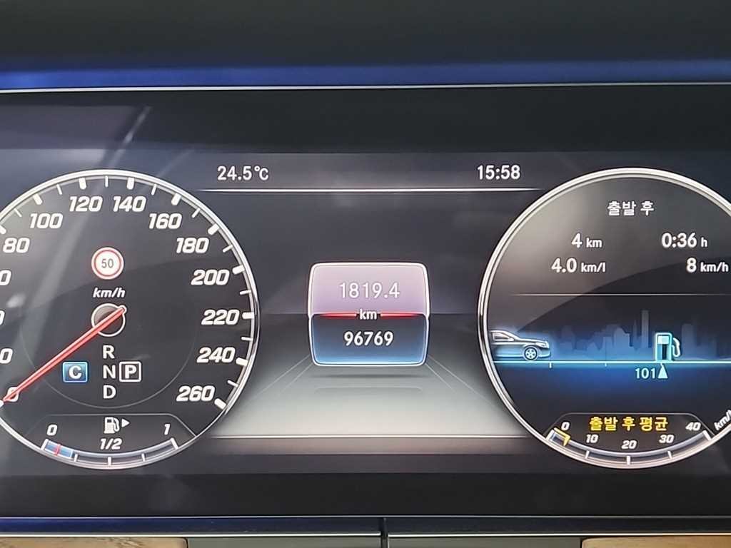 벤츠 E 클래스 E-클래스 W213 E300 4MATIC 익스클루시브 이미지 7