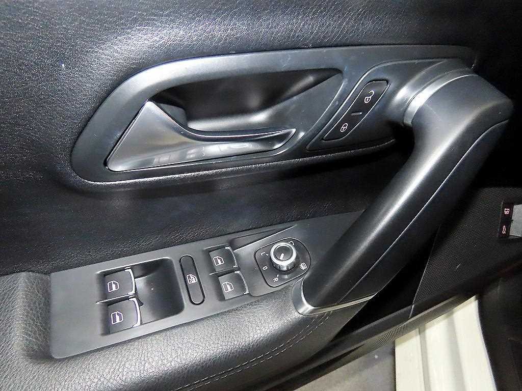 폭스바겐 CC 2.0 TDI 이미지 13