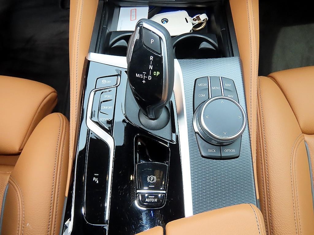 BMW 5시리즈 5시리즈 (G30) 520i M 스포츠 이미지 11