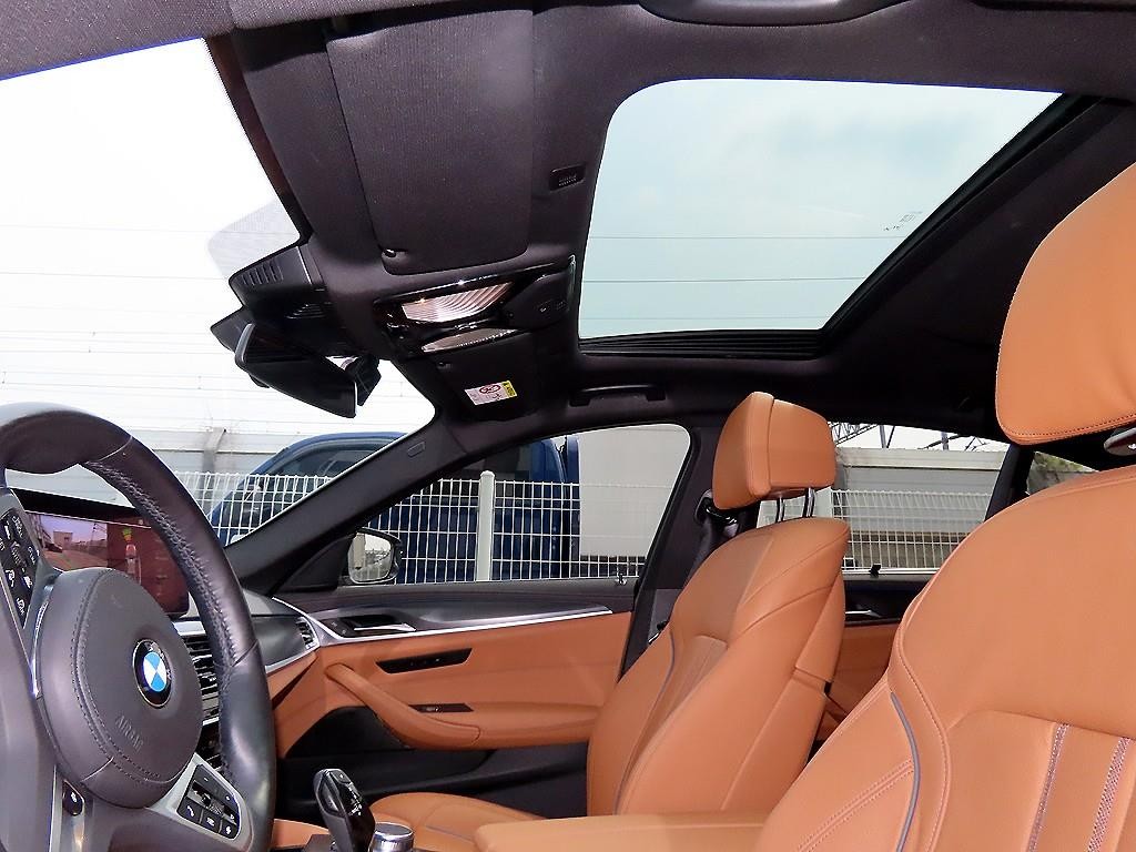 BMW 5시리즈 5시리즈 (G30) 520i M 스포츠 이미지 17
