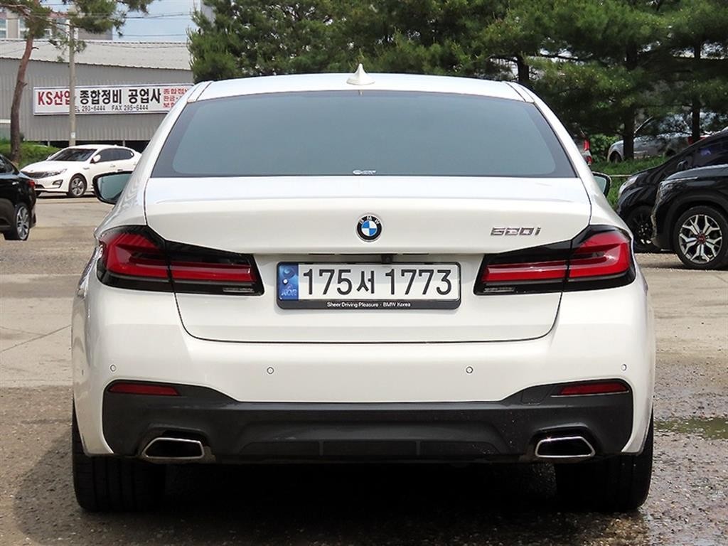 BMW 5시리즈 5시리즈 (G30) 520i M 스포츠 이미지 4