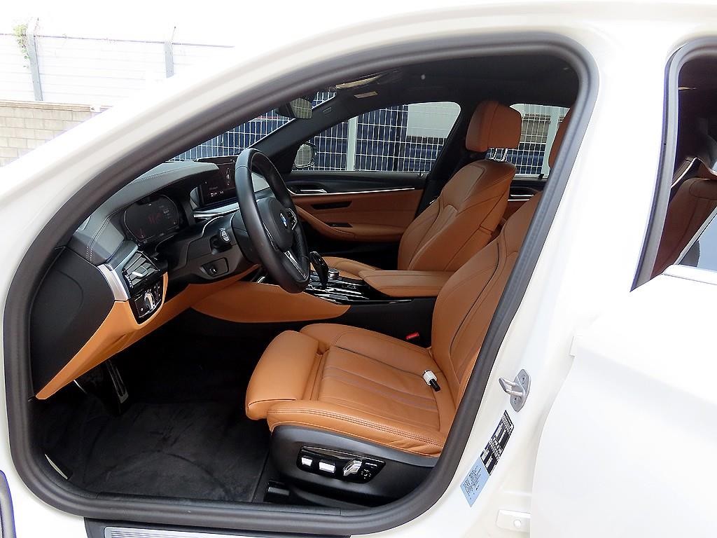 BMW 5시리즈 5시리즈 (G30) 520i M 스포츠 이미지 5